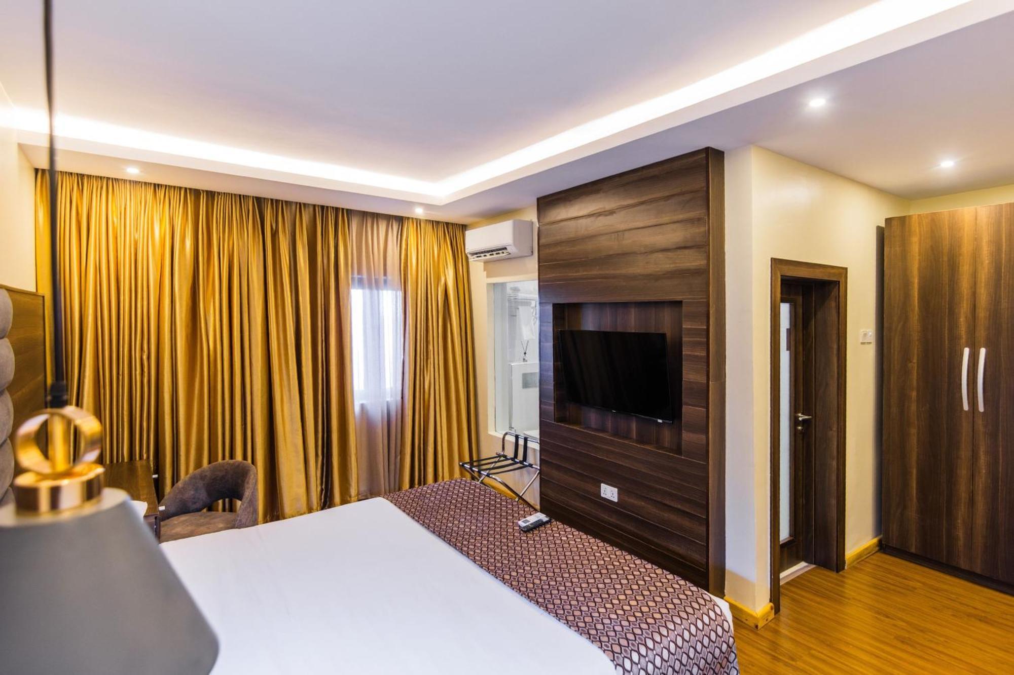 Protea Hotel By Marriott Delta Warri Exterior foto
